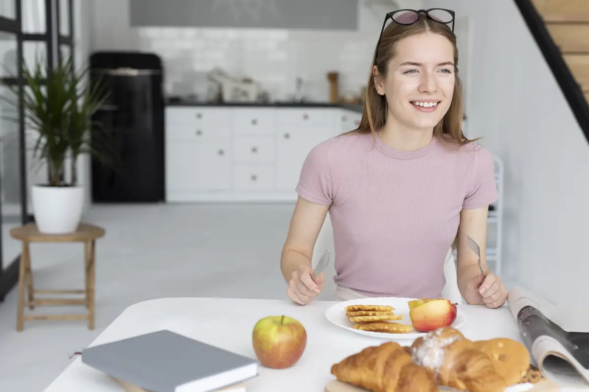 Woman having a healthy breakfast